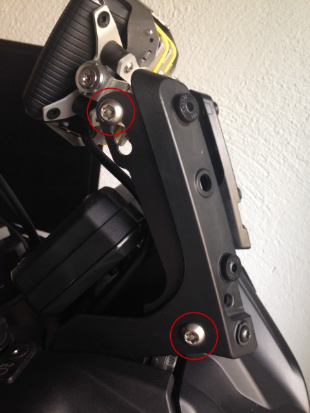 Navihalter_Torx.jpg (498.79 KiB) 4112 mal betrachtet Halter mit Sicherheitsschrauben befestigt