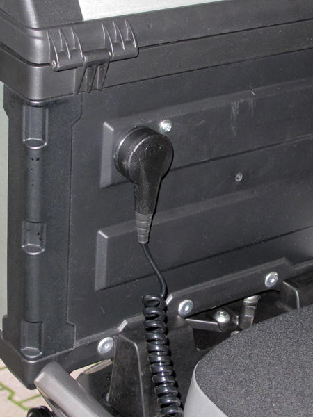 Hält dank Magnetkraft !