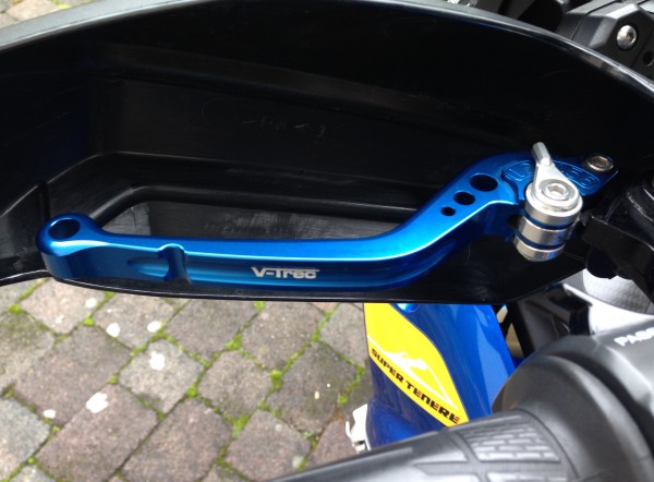 image.jpeg (301.38 KiB) 6436 mal betrachtet V-Trec blau eloxiert in langer Ausführung