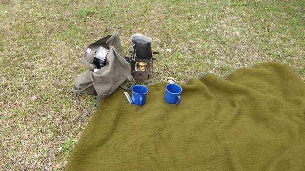 Picknick Ostern2016 (5).JPG (396.27 KiB) 3341 mal betrachtet Mir Hobo und Trangiakocher ein Käffchen gekocht
