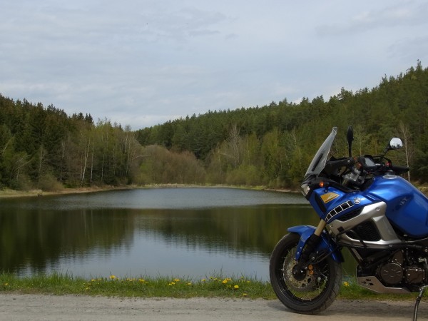 idyllischer Waldsee mitten im Nichts...