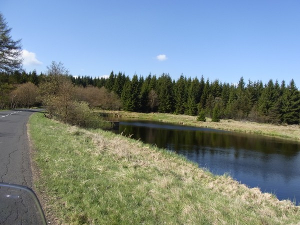 eisiger Bergsee vor Svahova...