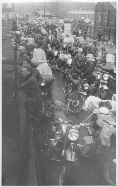 Queuing am Hafen in Liverpool