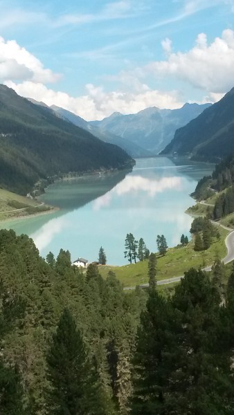 Blick aus einer Kehre im unteren Viertel