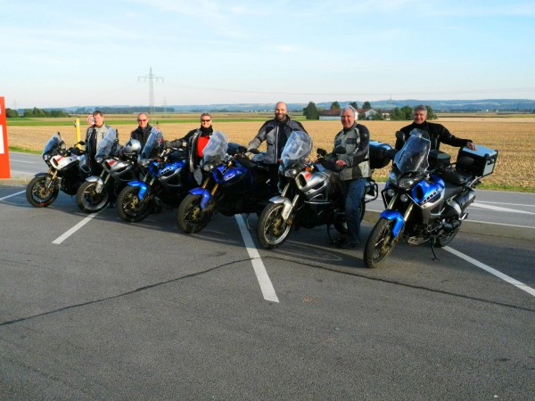 DSCN2450.jpg (214.46 KiB) 4298 mal betrachtet Wenn jemand verpixelt werden möchte, bitte melden!