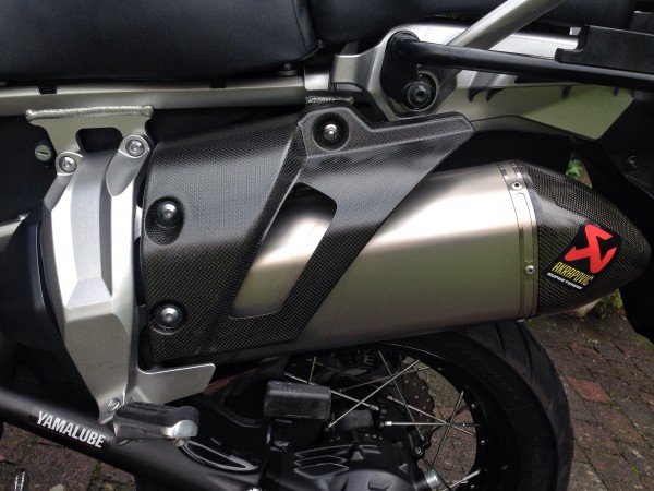 IMG_4325.JPG (176.76 KiB) 4975 mal betrachtet Original Yamaha Carbon Abdeckung in seidenmatt lackiert
