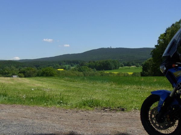 wie der berg im hintergrund heisst, weiss ich nich....war südöstl von selb...