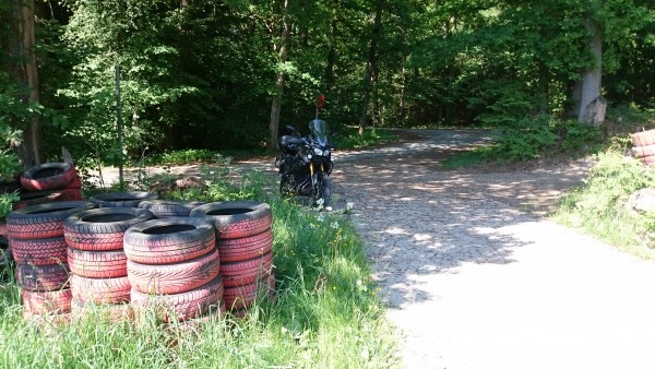 DSC_0141.JPG (272.69 KiB) 3635 mal betrachtet 250m von der Rennstrecke in Spa entfernt.