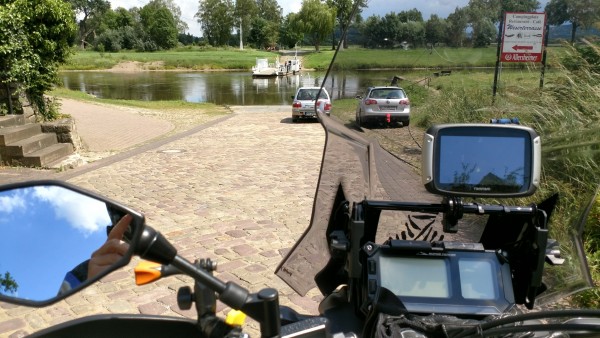 IMG_20170626_141623331_HDR.jpg (192.51 KiB) 4201 mal betrachtet Fähre in Polle