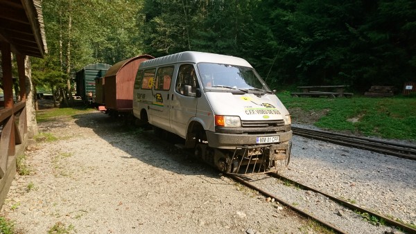 Ford geht auf die Bahn