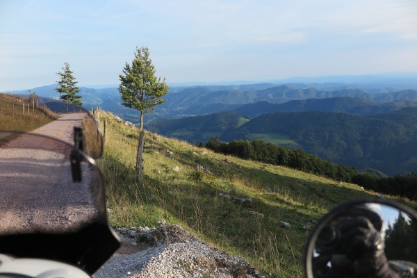 Almentour mit herrlichem Ausblick auf ca 1400m Höhe und Schotterstrassen in Slowenien