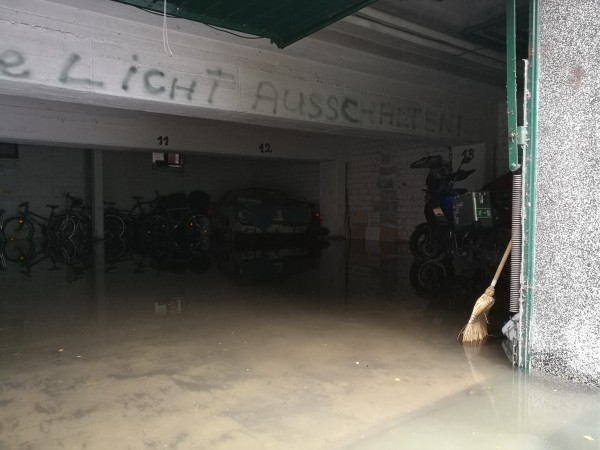 IMG_20170914_093619.jpg (145.47 KiB) 3067 mal betrachtet Garage unter Wasser