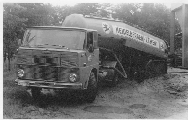 IMG_0020.jpg (186.68 KiB) 3318 mal betrachtet Anno 1966