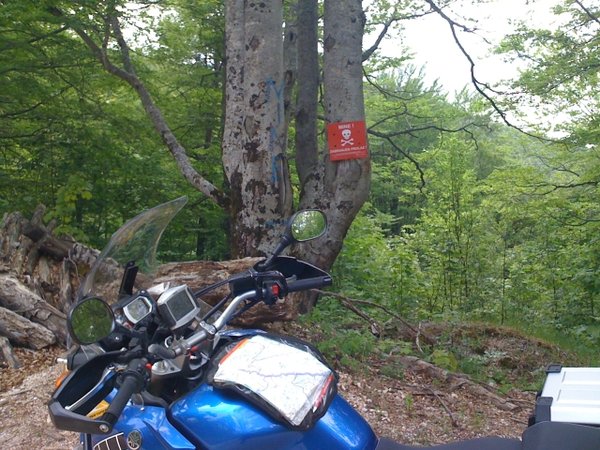Hinweis neben dem Waldweg Richtung Sator (ca 1870m), Bosnien