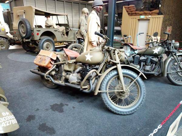 K800_IMG_20180217_125039.JPG (91.23 KiB) 2532 mal betrachtet Indian (mit Guzzimotor?)