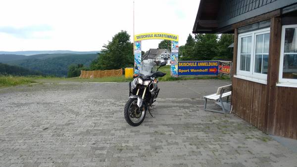 N51° 11.231' E8° 28.090'