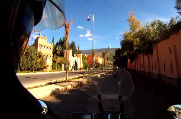 00.JPG (112.98 KiB) 6290 mal betrachtet Hotel Le Tazarkount