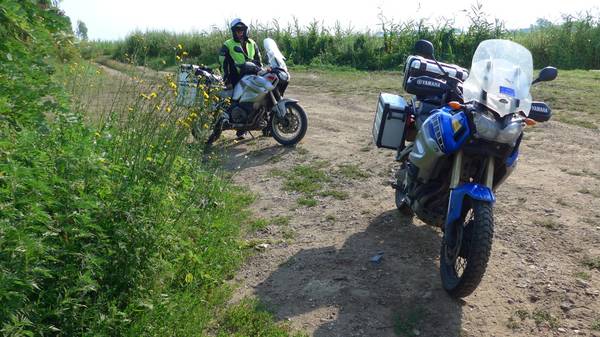 da gab es ja noch die kleine Offroad-Einlage in Ungarn wegen einer P...pause.