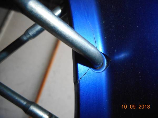 DSCN2562.JPG (166.45 KiB) 3610 mal betrachtet Seitenansicht erster Riß: links Ausriß