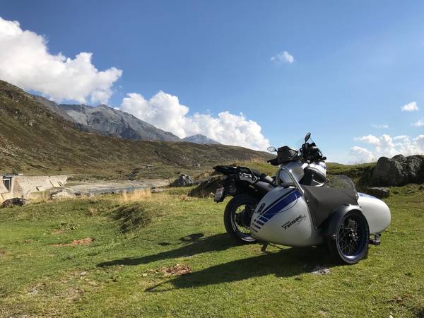 F0588F3A-67F7-45E0-9454-CA76572822F0.jpeg (748.66 KiB) 3780 mal betrachtet Am Splügenpass