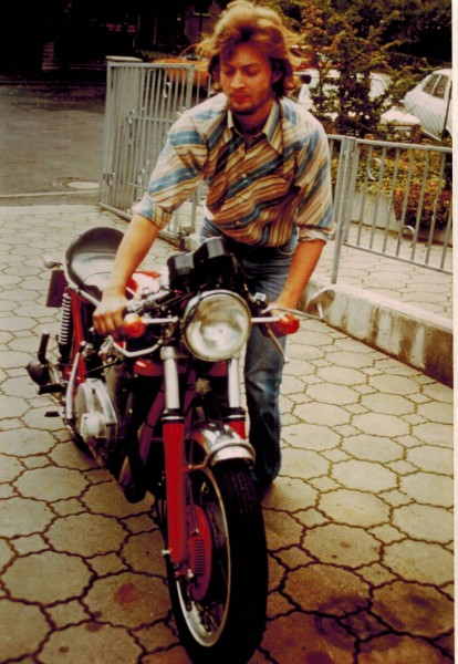 02-1981-BenelliTornado650S-0011.jpg (276.99 KiB) 3513 mal betrachtet 1981 TJoe mit Benelli Racer Prototype