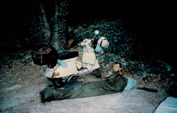 03-1986-1989-VespaP200-0006.jpg (158.36 KiB) 3513 mal betrachtet 1986 TJoe an der Ardeche, Südfrankreich