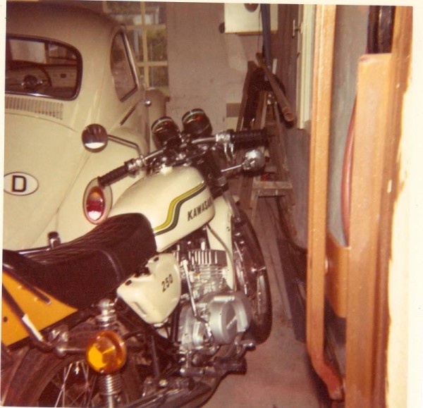 1974 (2).jpg (66.91 KiB) 3461 mal betrachtet Dieses Mopped hat mich wohl zum Zweirad infiziert, damals noch als Sozius