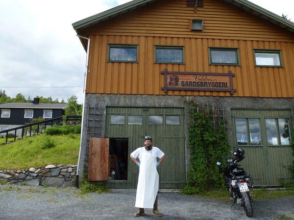 Mein Kumpel bei der Arbeit - lecker Bier!