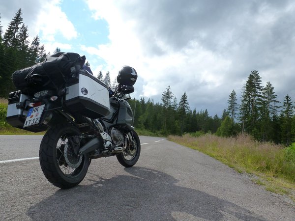 nach den ersten 100km im Regen endlich mal trockene Straßen :)