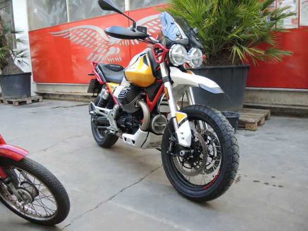 Moto Guzzi V 85 TT DSCN4741.JPG
