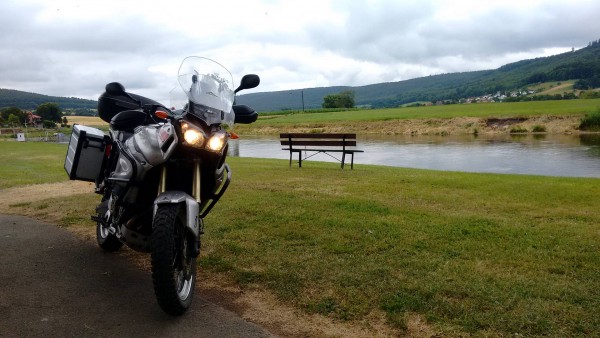 A. d. Weser.jpg (285.54 KiB) 3691 mal betrachtet An der Weser