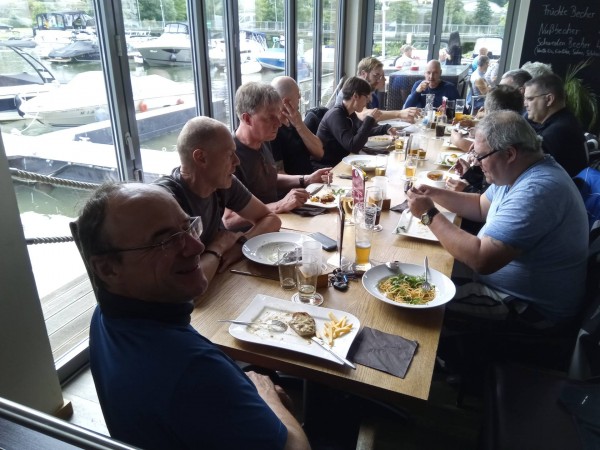 IMG_20190811_130241_3.jpg (284.6 KiB) 5733 mal betrachtet Eine der VIELEN Pausen