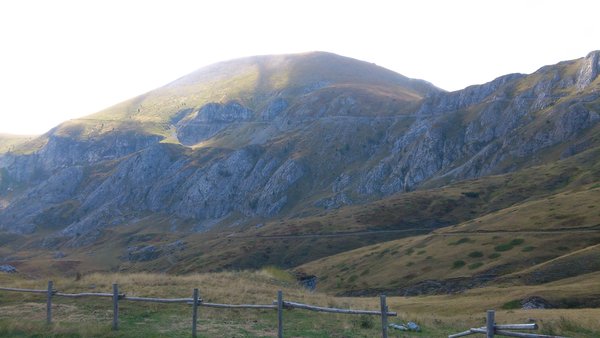 Blick vom Refugio Barbera zur Auffahrt des Col des Seigneurs