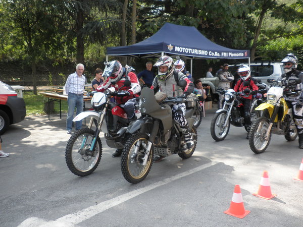 Eine Husquarna  und ne Dominator am Start