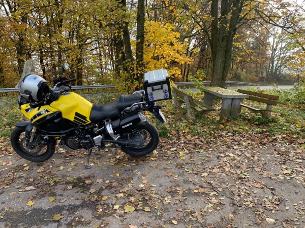 008C1F9F-B4F5-449E-878D-F91A391C4ADA.jpeg (1.24 MiB) 3267 mal betrachtet XT vor einer Bank