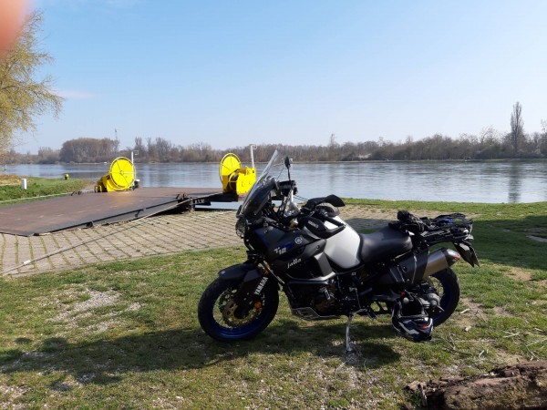 20200318_102828.jpg (451.92 KiB) 2417 mal betrachtet Leimersheim Fähre. Verdammt ruhig hier