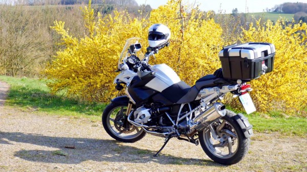 2020_03_27_GS_Bank_08a1280k.JPG (229.58 KiB) 1902 mal betrachtet GS in blühenden Landschaften (wie versprochen) Waldbröl - Bettenhagen