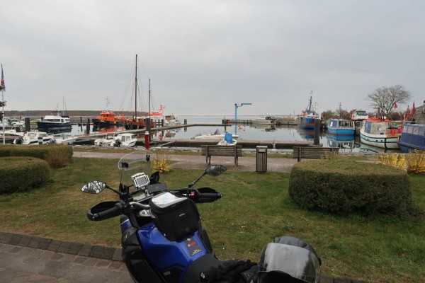 Hafen Barhöft mit Rettungskreuzer Theodor Fischer<br />Im Ort befindet sich auch die Leitzentrale der Offshoreaktivitäten von ENBW