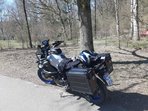 WhatsApp Image 2020-04-05 at 13.35.43.jpeg (414.74 KiB) 2110 mal betrachtet Oh ich hab rechts die Bank vergessen. Untewegs im Queidersbacher-Wald