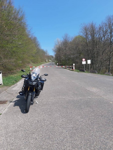 WhatsApp Image 2020-04-10 at 15.32.09 (1).jpeg (327.75 KiB) 2640 mal betrachtet Die haben mich nicht aufs Militärgelände gelassen