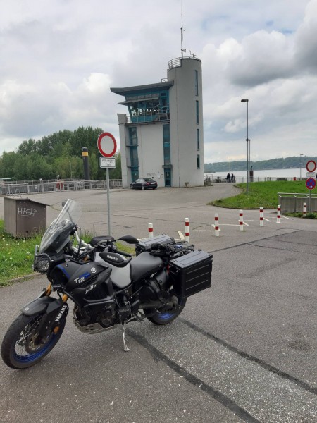 Gegenüber von HH- Blankenese