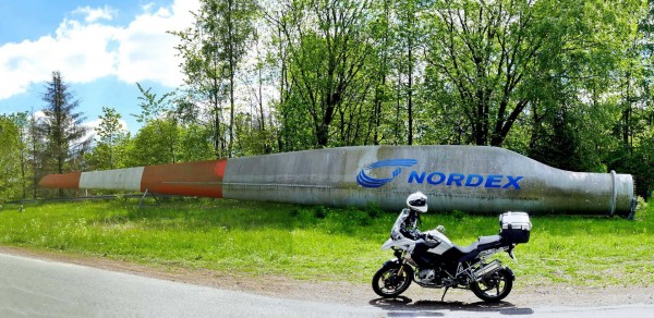 P1040319_323stitchak.jpg (501.41 KiB) 2535 mal betrachtet GS am Flügel