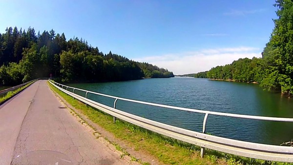 Bevertalsperre.jpg (111.4 KiB) 1892 mal betrachtet an der Bevertalsperre