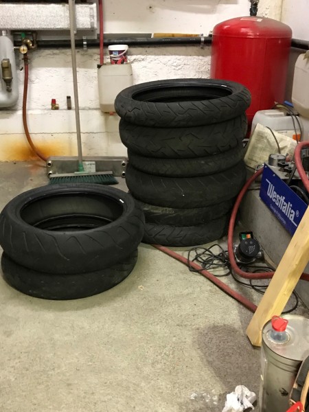 2DEB63AF-8A19-41BA-A54D-FC852C26BD2C.jpeg (472.27 KiB) 2970 mal betrachtet Altreifen-Sammlung