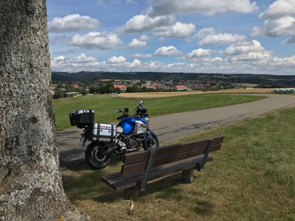 5B9B68D9-033E-4E52-A3B7-9DD9D5ED46CB.jpeg (811.66 KiB) 3479 mal betrachtet Eine Bank im Südschwarzwald