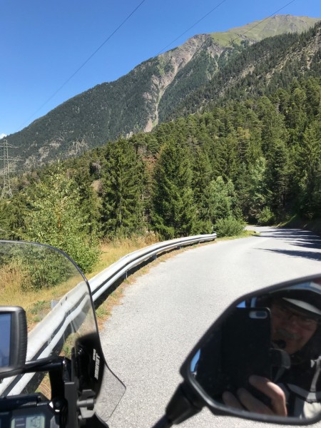 F6FE8372-2D69-4C87-8DBA-9A499FF97A57.jpeg (818.58 KiB) 2435 mal betrachtet Alte Simplonstrasse