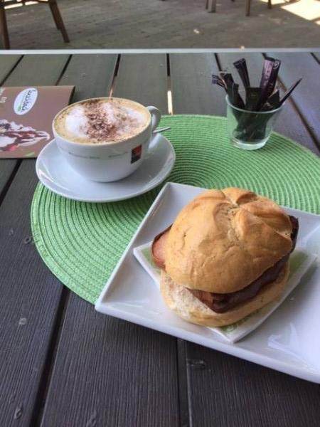 IMG_7764.JPG (45.9 KiB) 1998 mal betrachtet Kleine Stärkung