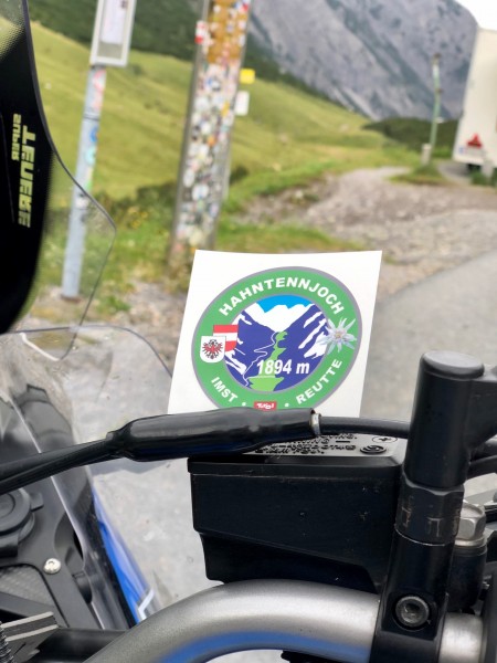 4EE8FAD7-FBC0-4CA6-892C-2C9AEDB73F24.jpeg (414.31 KiB) 2098 mal betrachtet Einen Aufkleber gab´s auch :-)