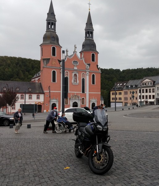 Vor der Abtei in Prüm