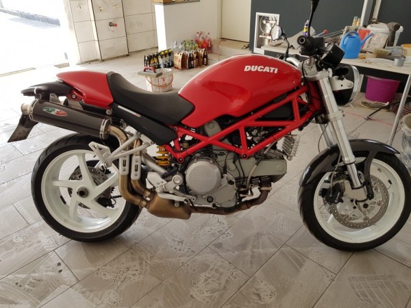 DucatiMonsterS2R-1.jpg